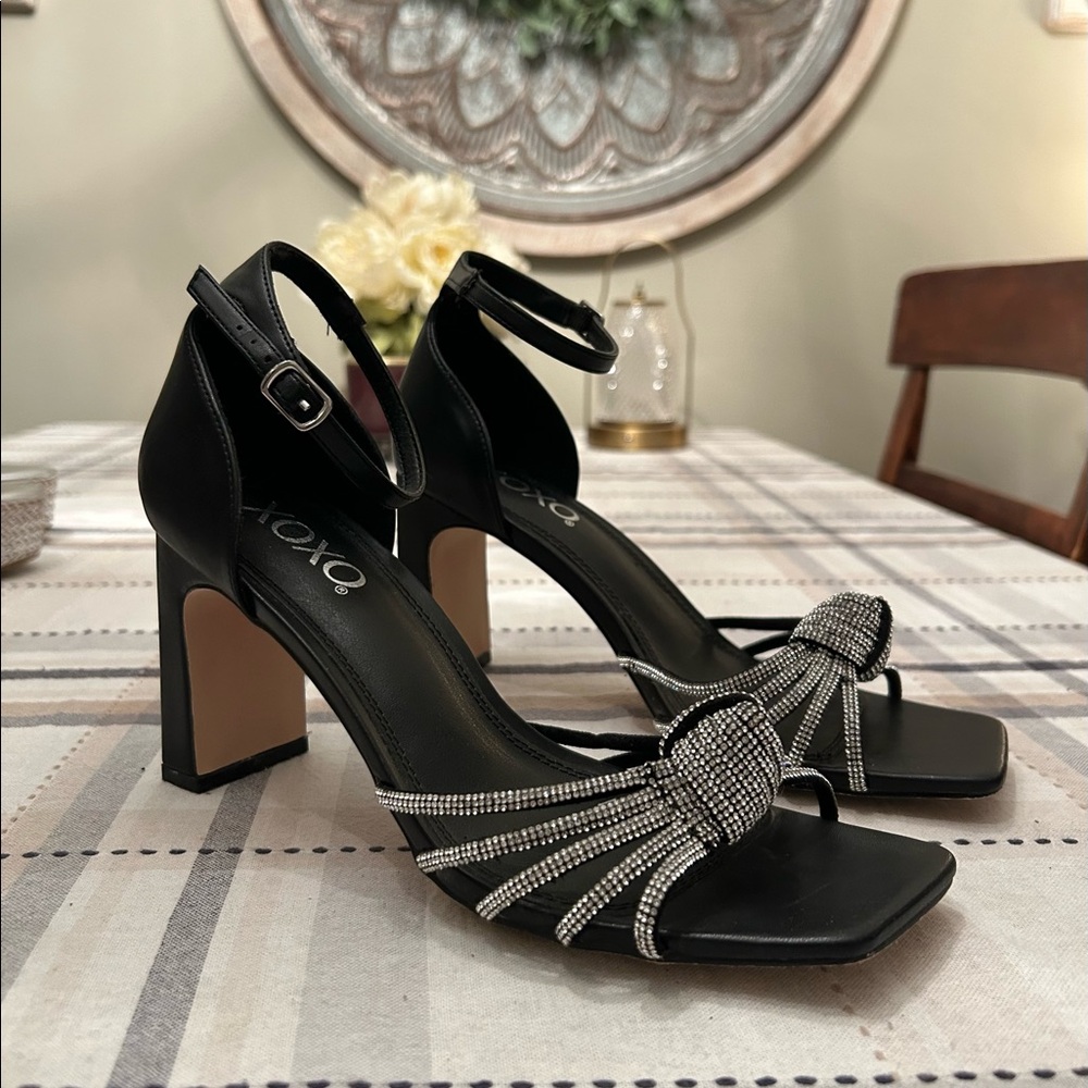 XOXO Women's Flavia Pump Size 9